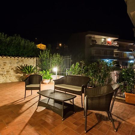 Bed and Breakfast A Casa Nostra Residenza Di Charme Candela Exterior foto