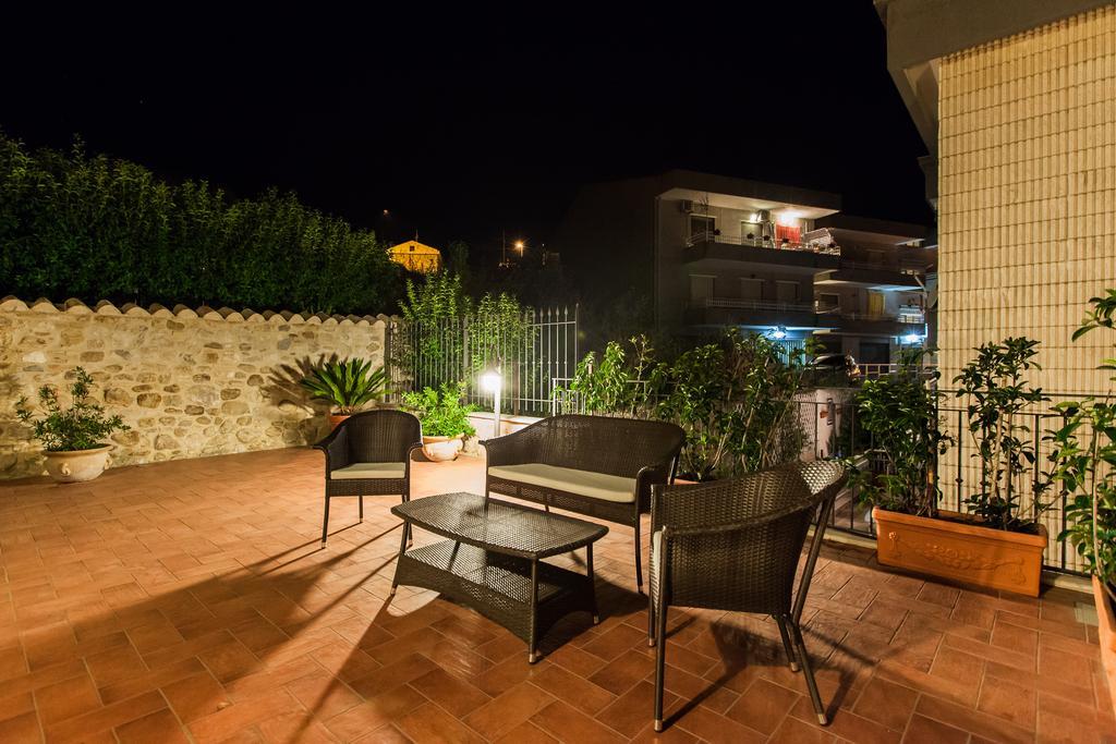 Bed and Breakfast A Casa Nostra Residenza Di Charme Candela Exterior foto